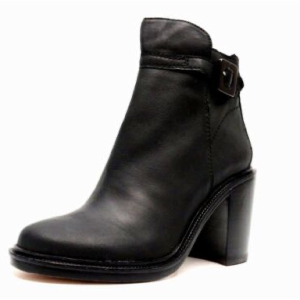 ELIZABETH and JAMES black booties